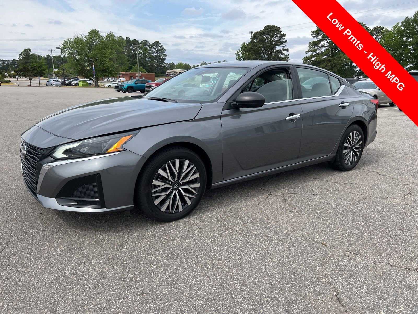 Used 2024 Nissan Altima 2.5 SV