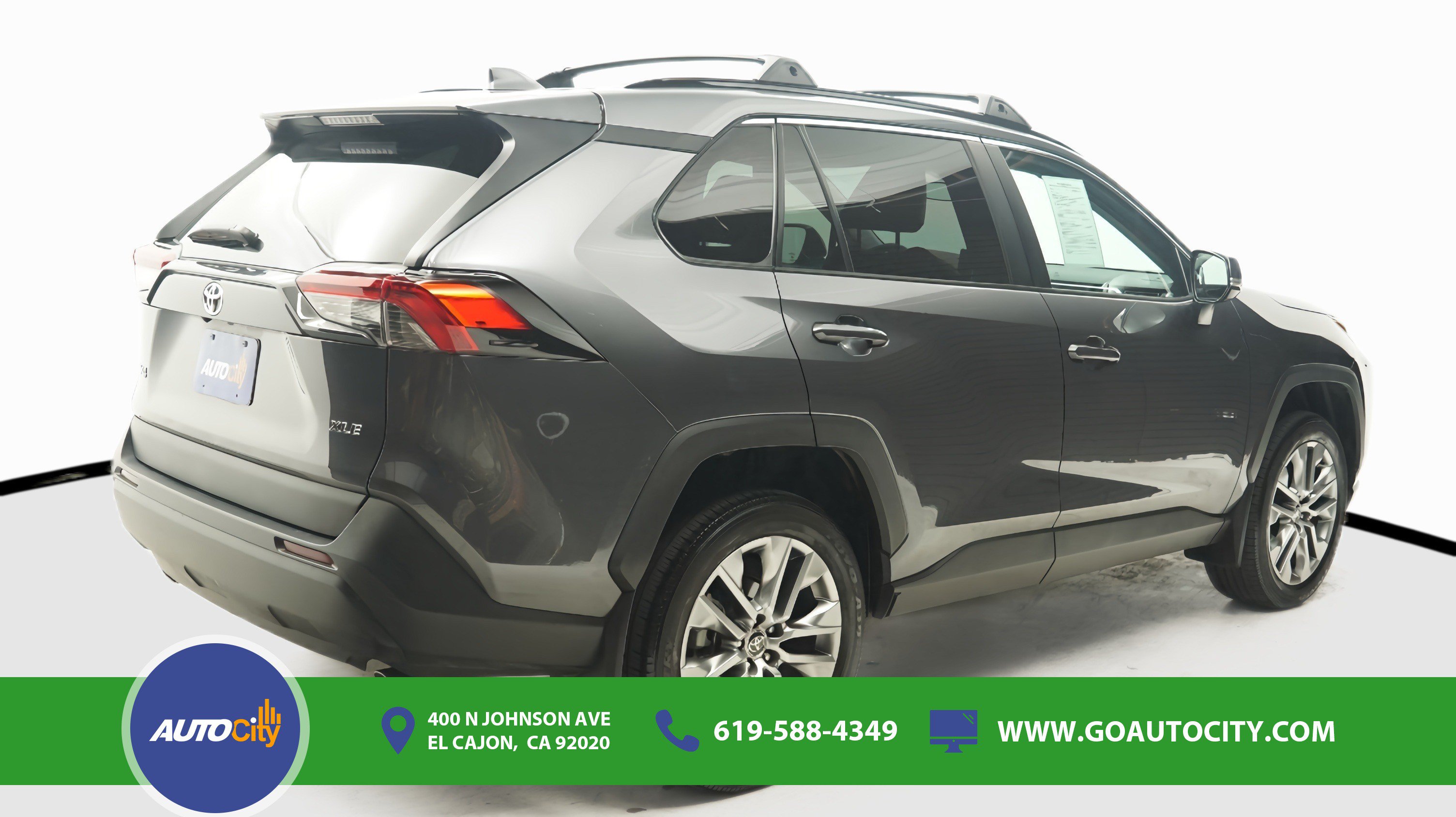 Used 2022 Toyota RAV4 XLE Premium FWD image 6