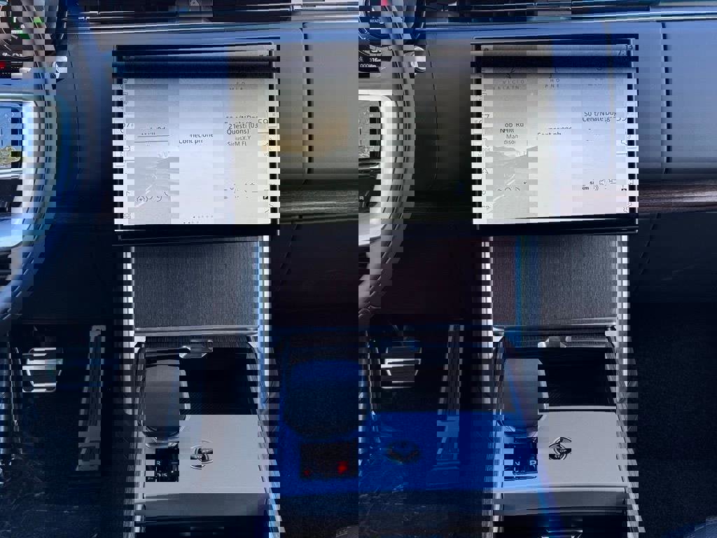 New 2025 Land Rover Range Rover SE image 8