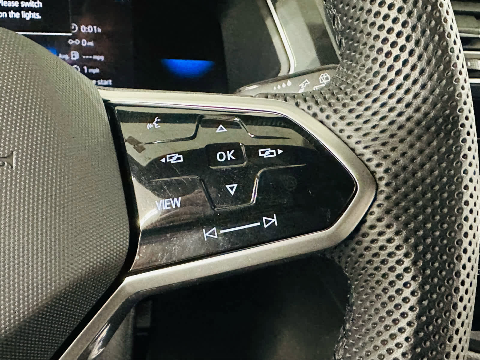 Certified 2024 Volkswagen Tiguan SE R-Line image 17