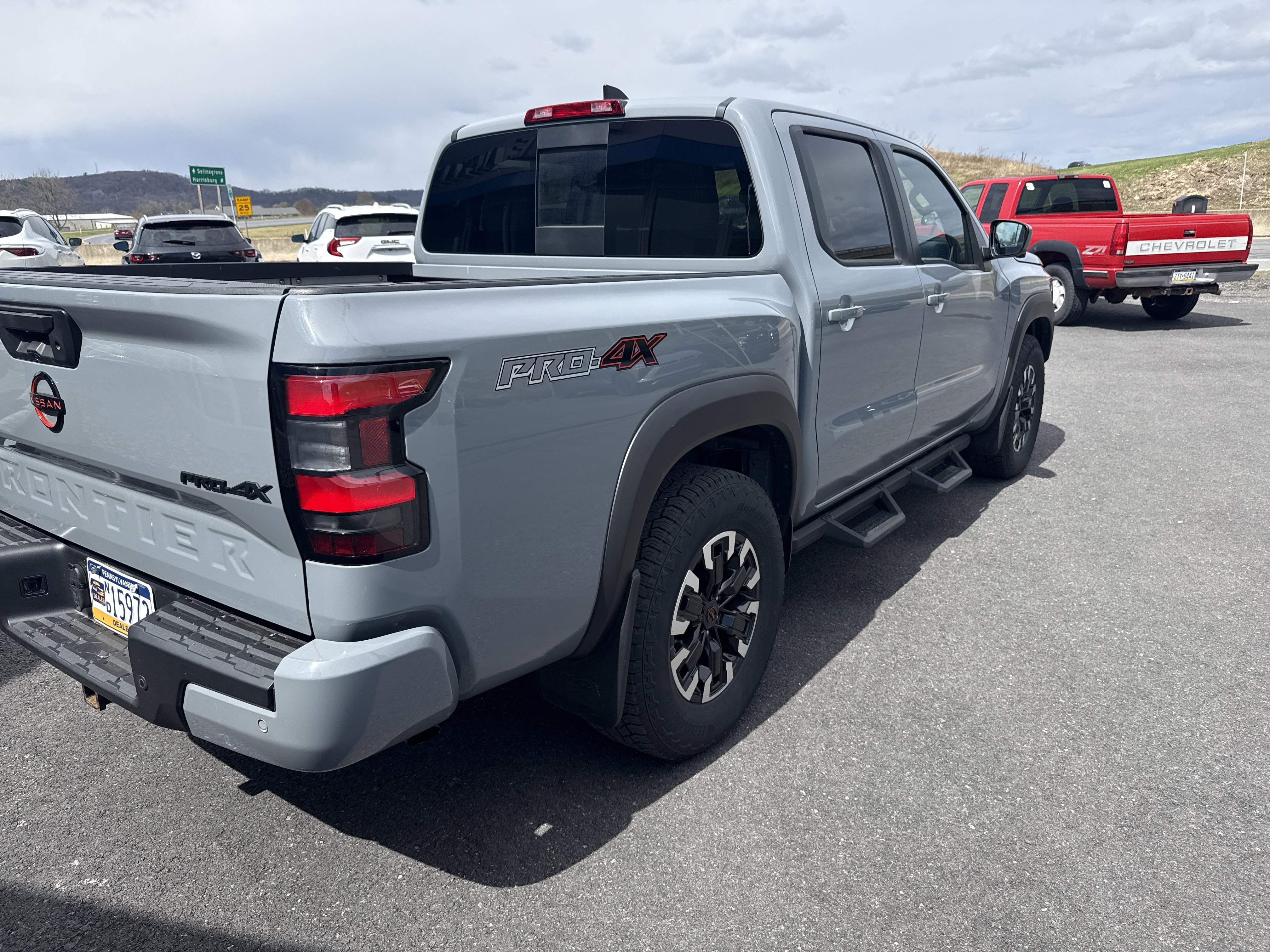 Used 2024 Nissan Frontier PRO-4X w/ Pro Convenience Package image 3
