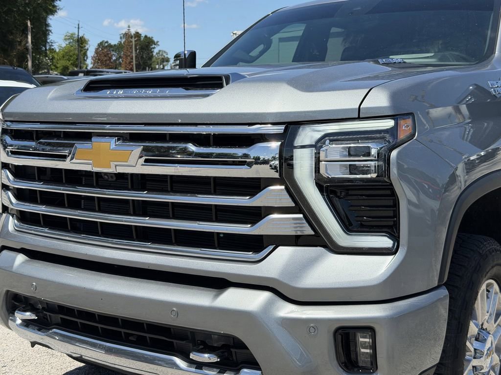 Certified 2025 Chevrolet Silverado 2500 High Country w/ Technology Package AWD/4WD image 10