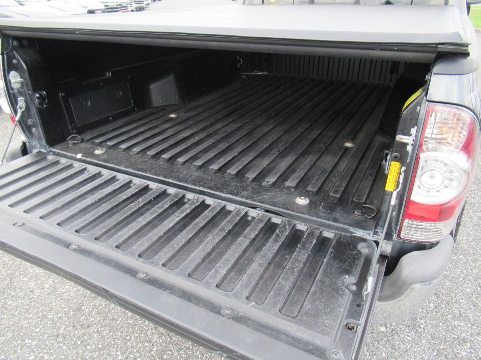 Used 2014 Toyota Tacoma PreRunner w/ SR5 Package RWD image 32