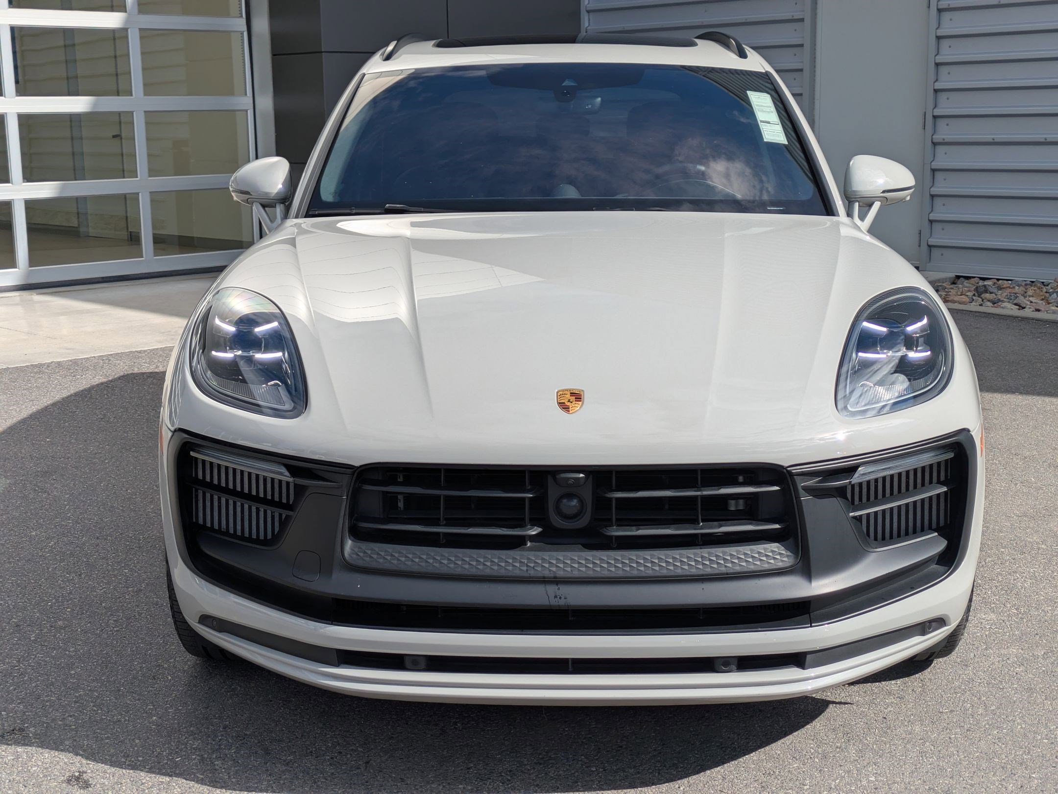 Used 2025 Porsche Macan GTS AWD/4WD image 9