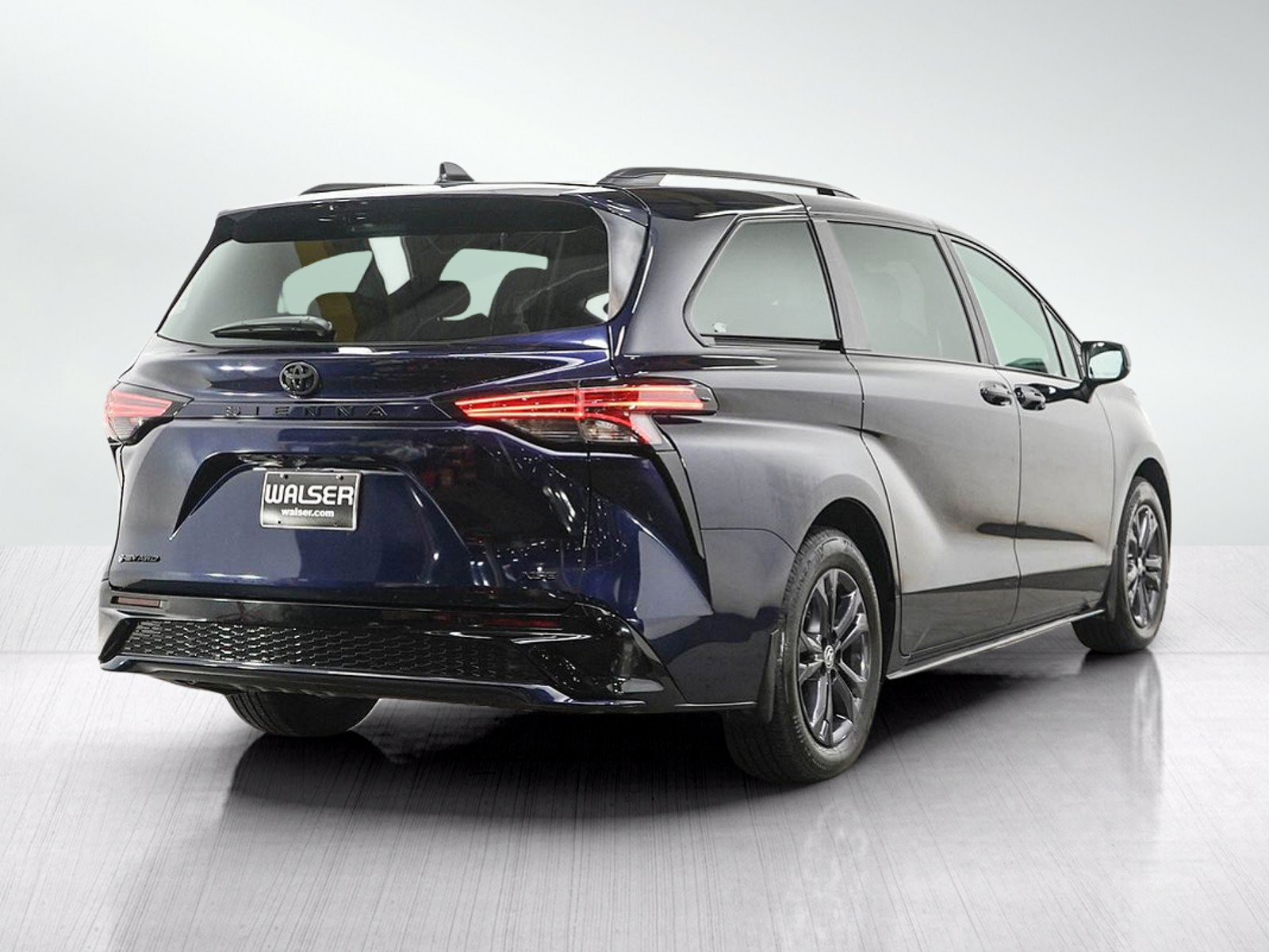 Used 2026 Toyota Sienna AWD image 5