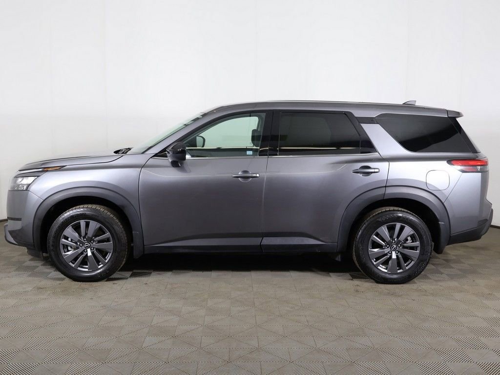 Used 2024 Nissan Pathfinder S image 15