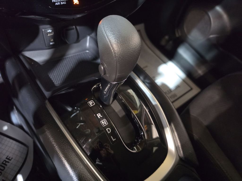 Used 2015 Nissan Rogue SV w/ SV Premium Package image 21