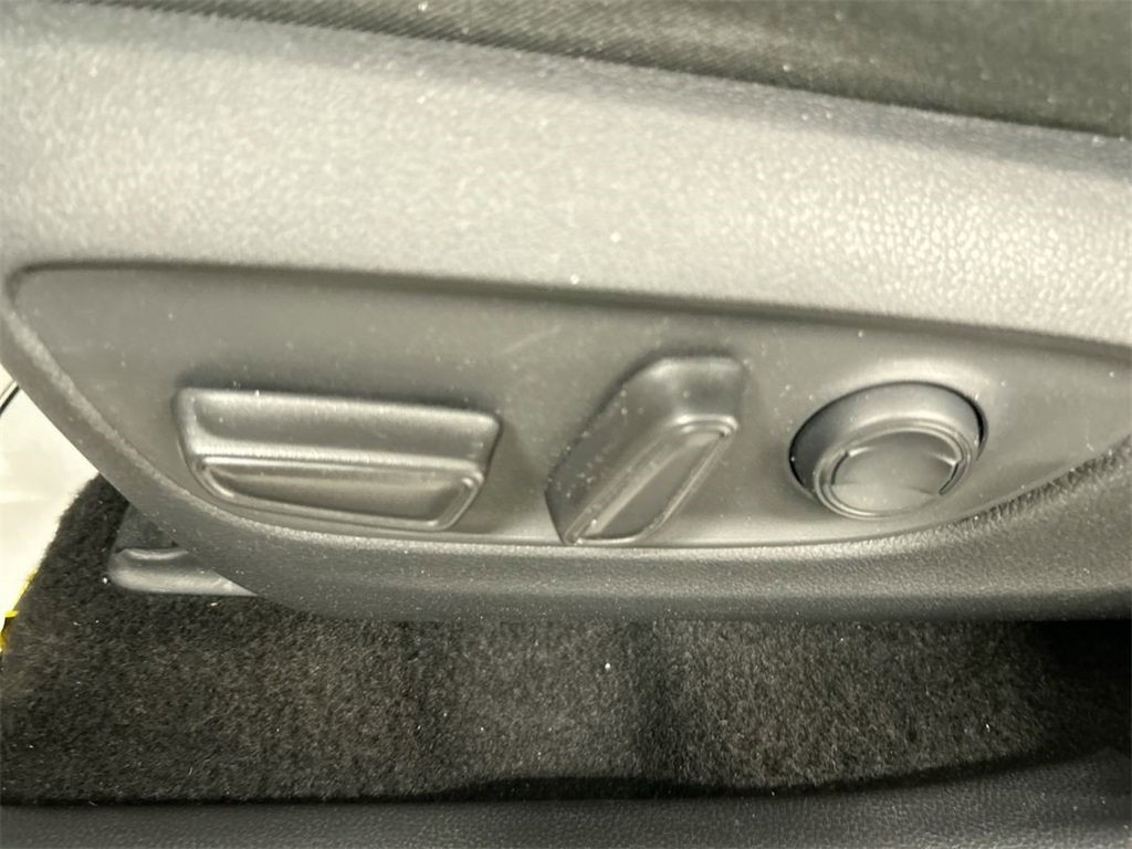 Used 2021 Toyota RAV4 XLE image 10