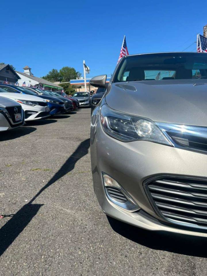 Used 2015 Toyota Avalon XLE FWD image 2