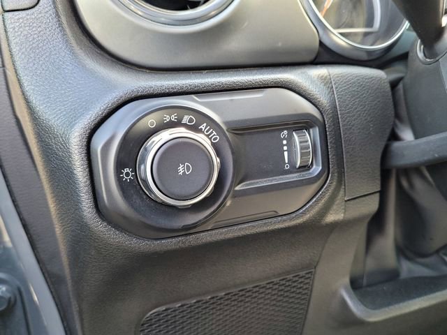 Used 2023 Jeep Wrangler Sahara image 28