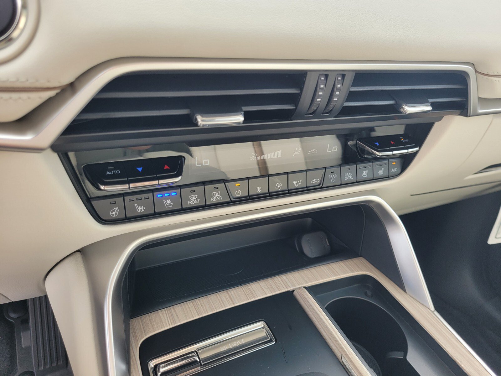New 2026 MAZDA CX-90 Plug-In Hybrid w/ Premium Plus AWD/4WD image 26
