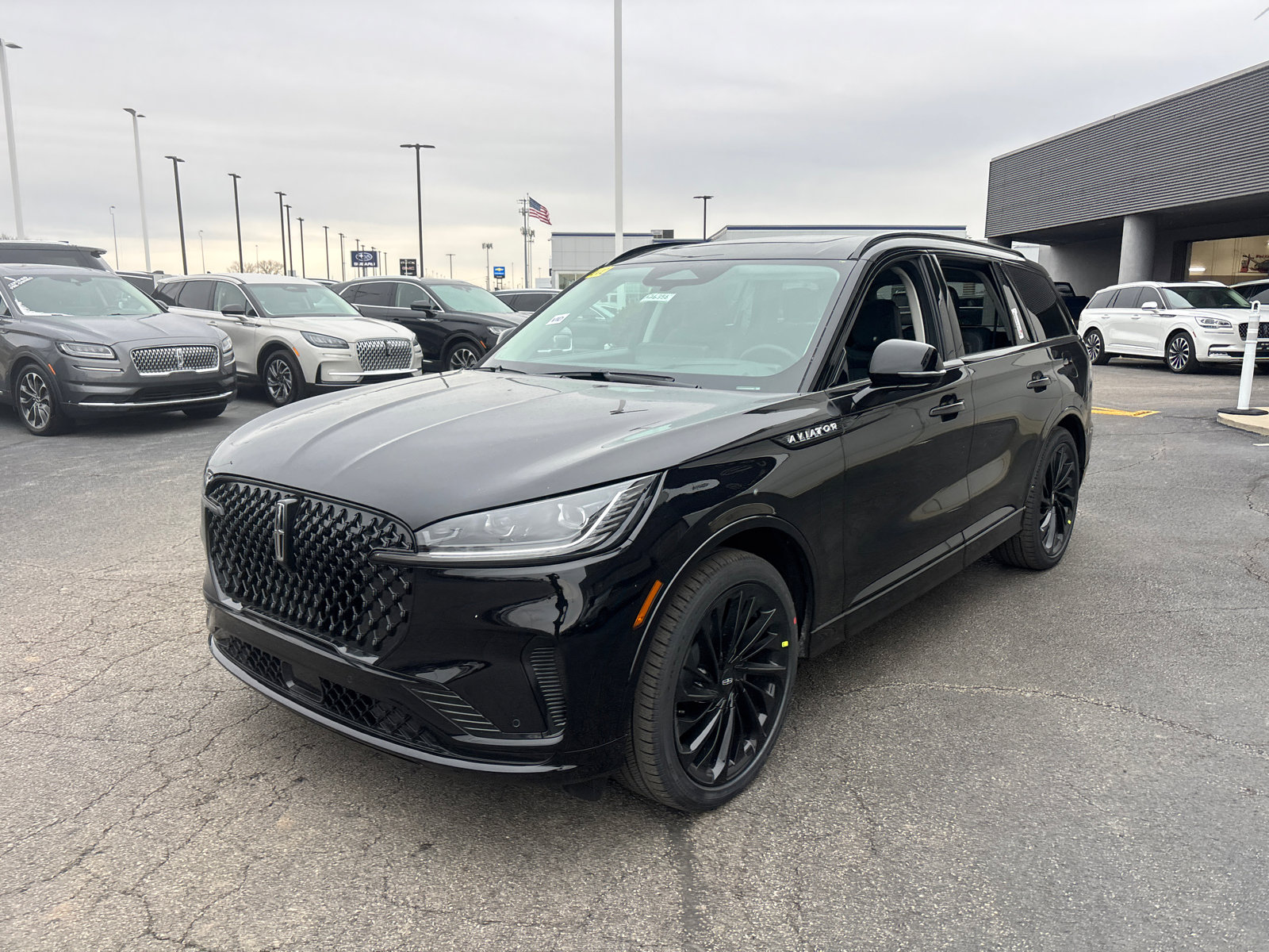 New 2026 Lincoln Aviator Reserve image 3