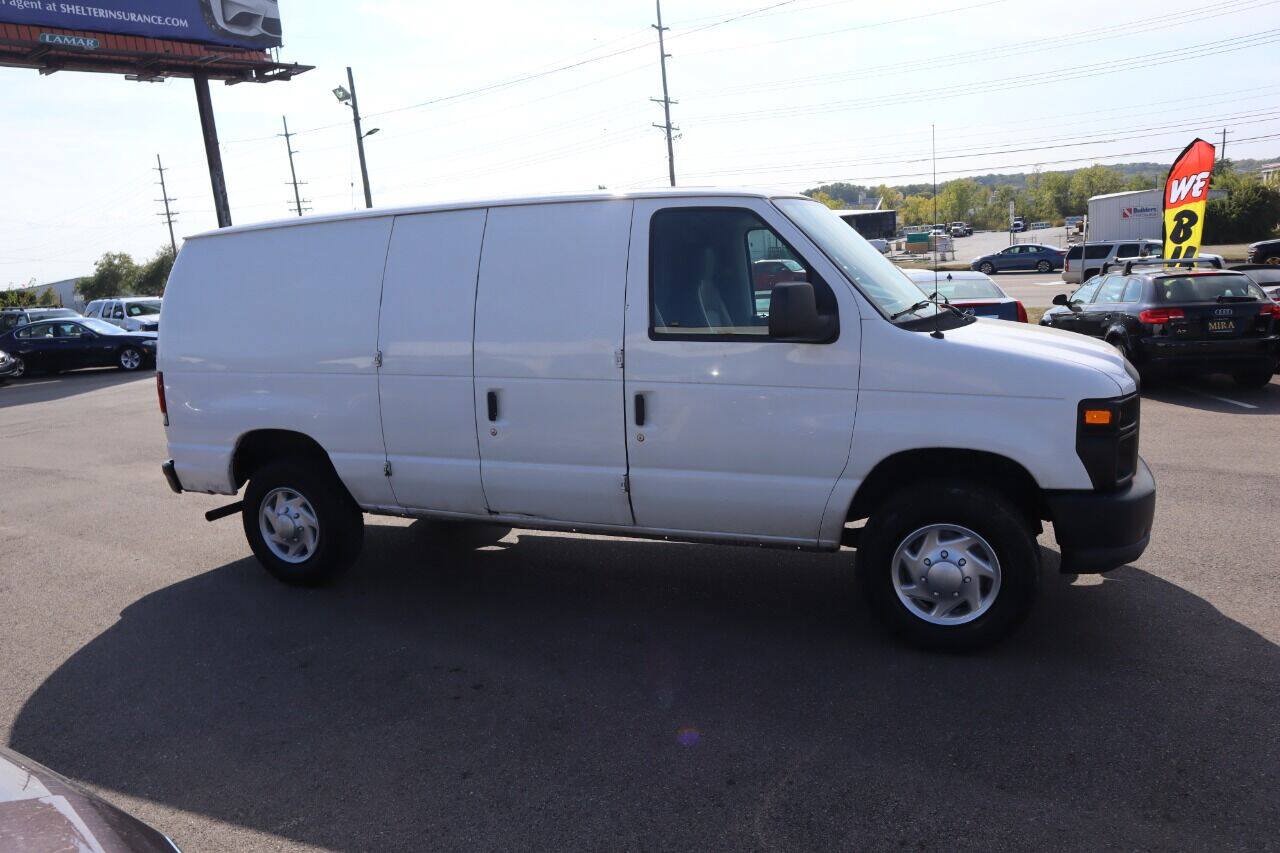 Used 2011 Ford E-250 and Econoline 250 w/ PWR Group RWD image 3