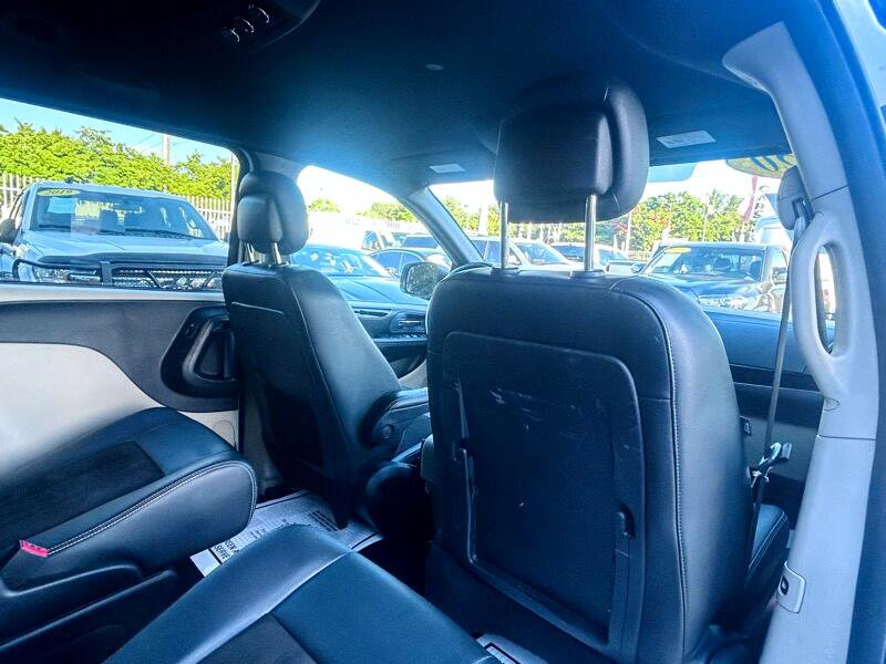 Used 2020 Dodge Grand Caravan SXT image 16