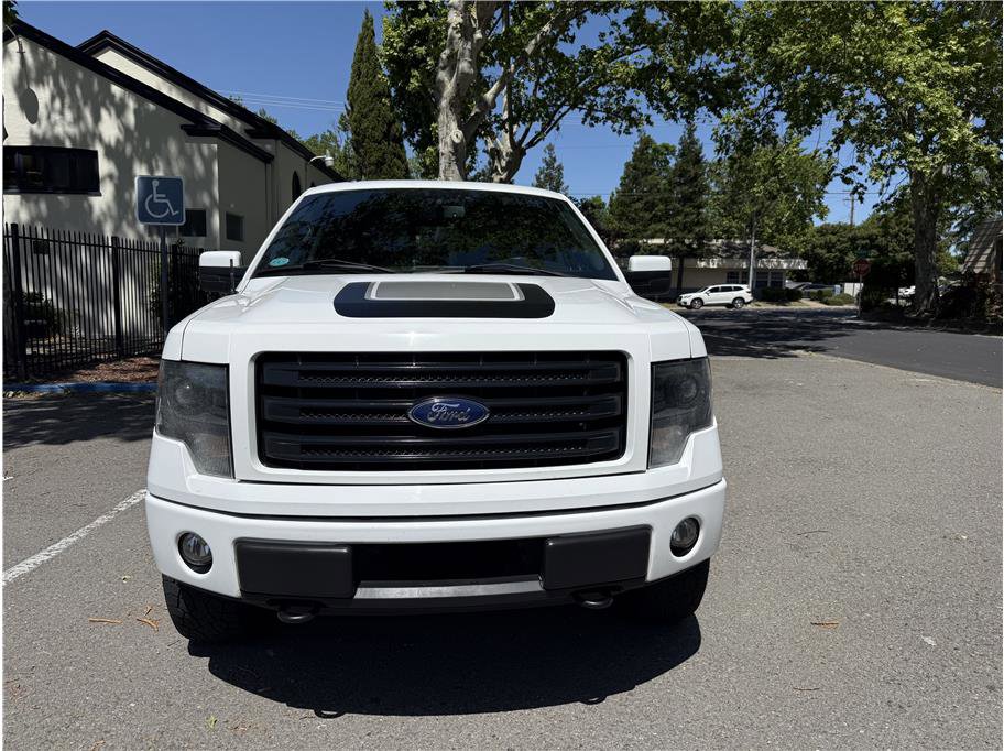 Used 2014 Ford F150 FX4 w/ Equipment Group 402A Luxury AWD/4WD image 2