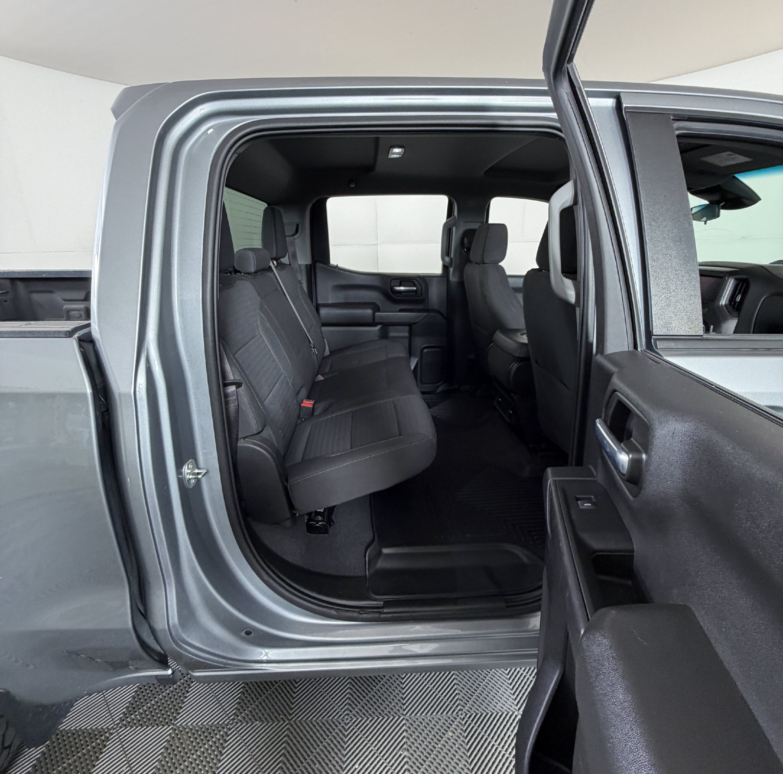 Used 2023 Chevrolet Silverado 1500 Custom Trail Boss AWD/4WD image 5