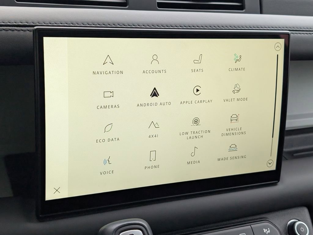 Used 2024 Land Rover Defender 130 S image 16