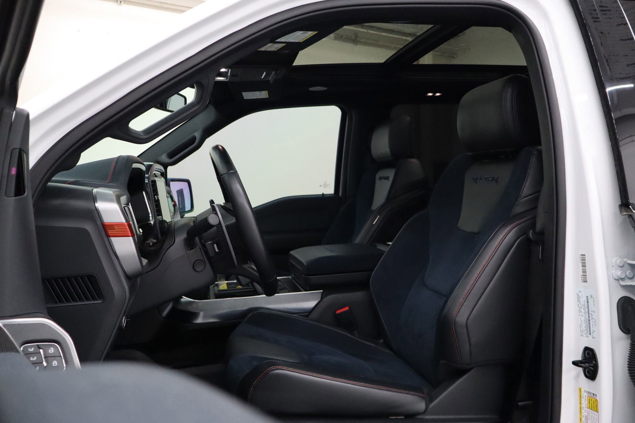 Certified 2022 Ford F150 Raptor w/ Equipment Group 801A High image 11