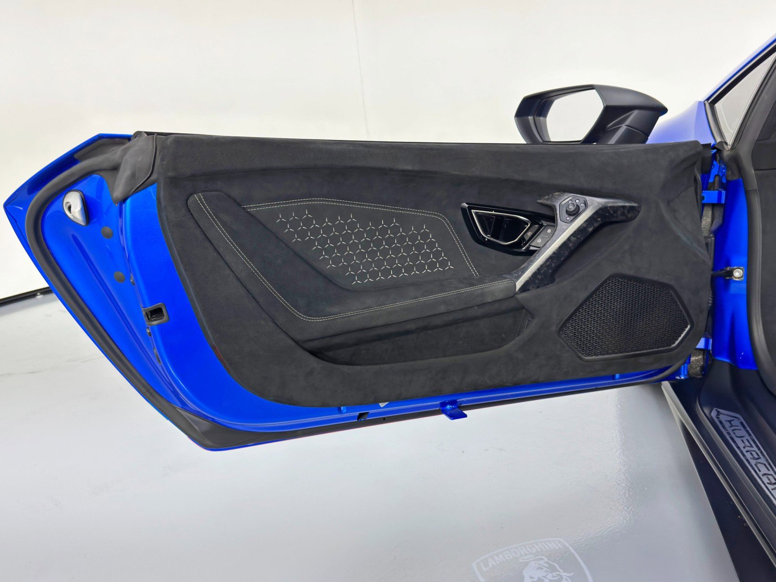 Used 2018 Lamborghini Huracan Performante image 45