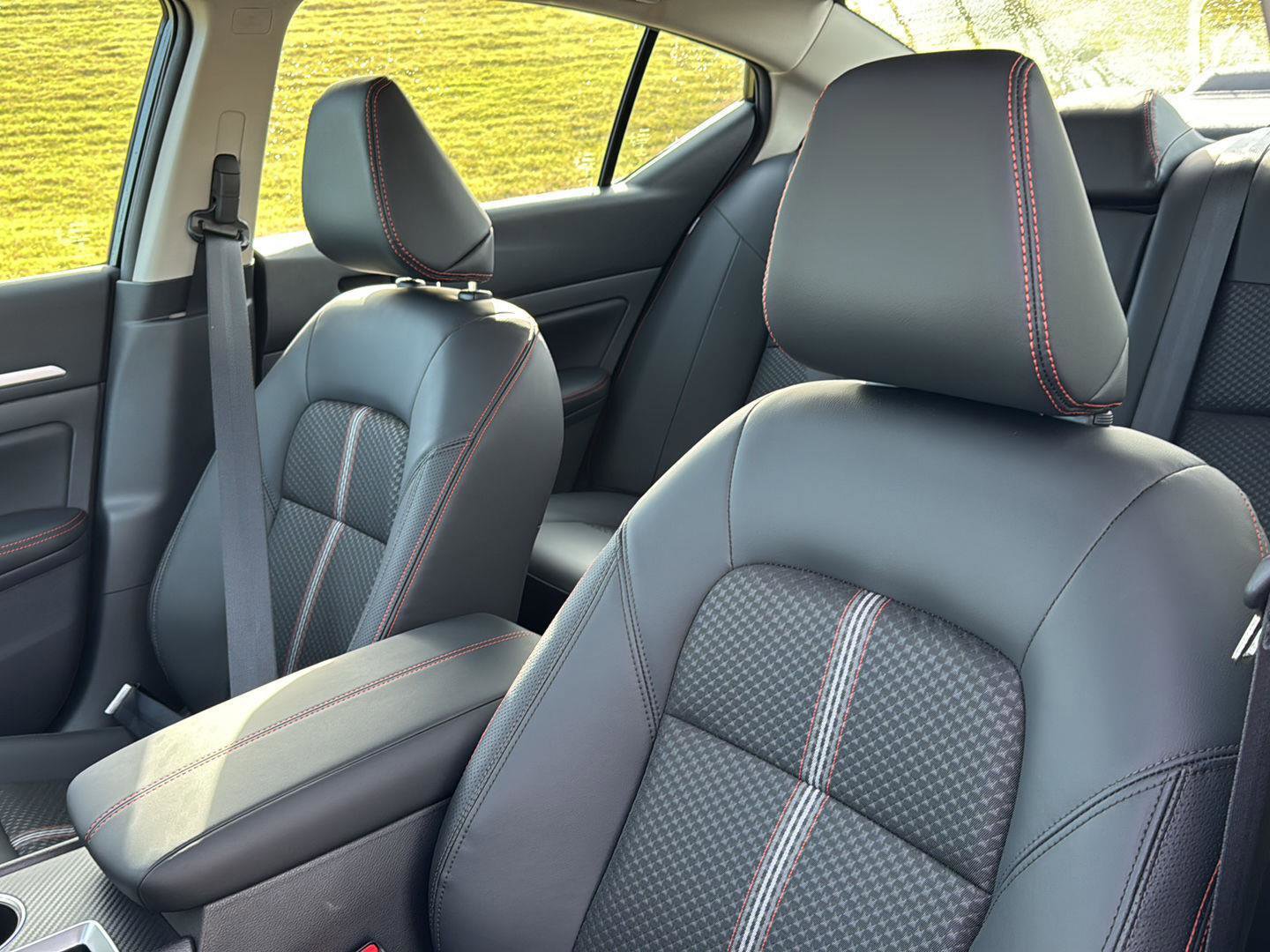 New 2026 Nissan Altima 2.5 SR w/ SR Midnight Edition Package image 25