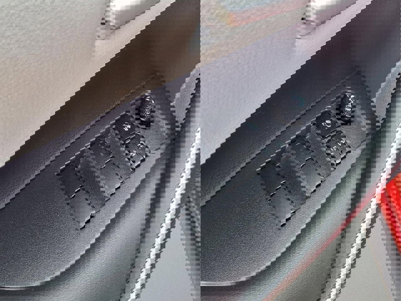 Used 2020 Toyota Corolla SE w/ SE Premium Package image 13