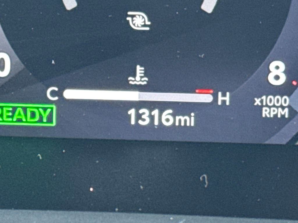 Used 2025 Toyota Tacoma TRD Sport image 18