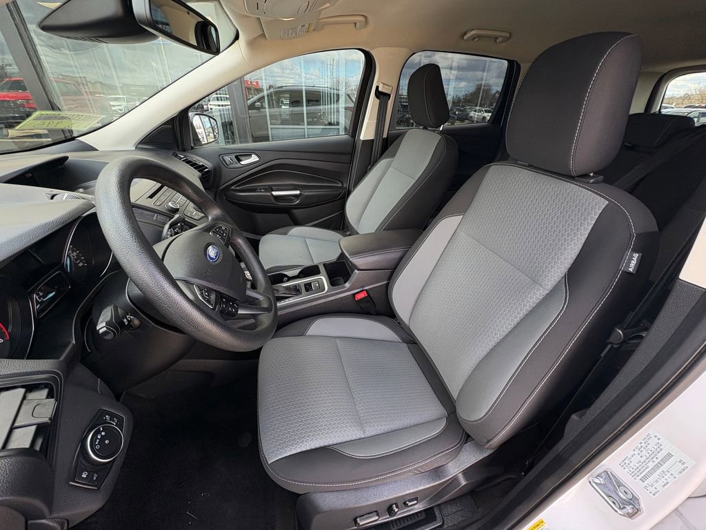 Used 2018 Ford Escape SE w/ Ford Safe & Smart Package image 16