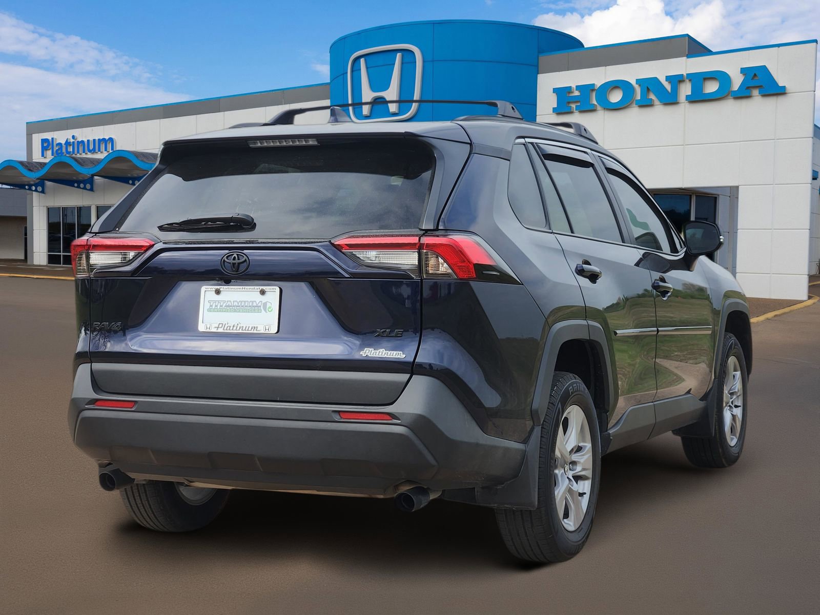 Used 2024 Toyota RAV4 XLE image 4