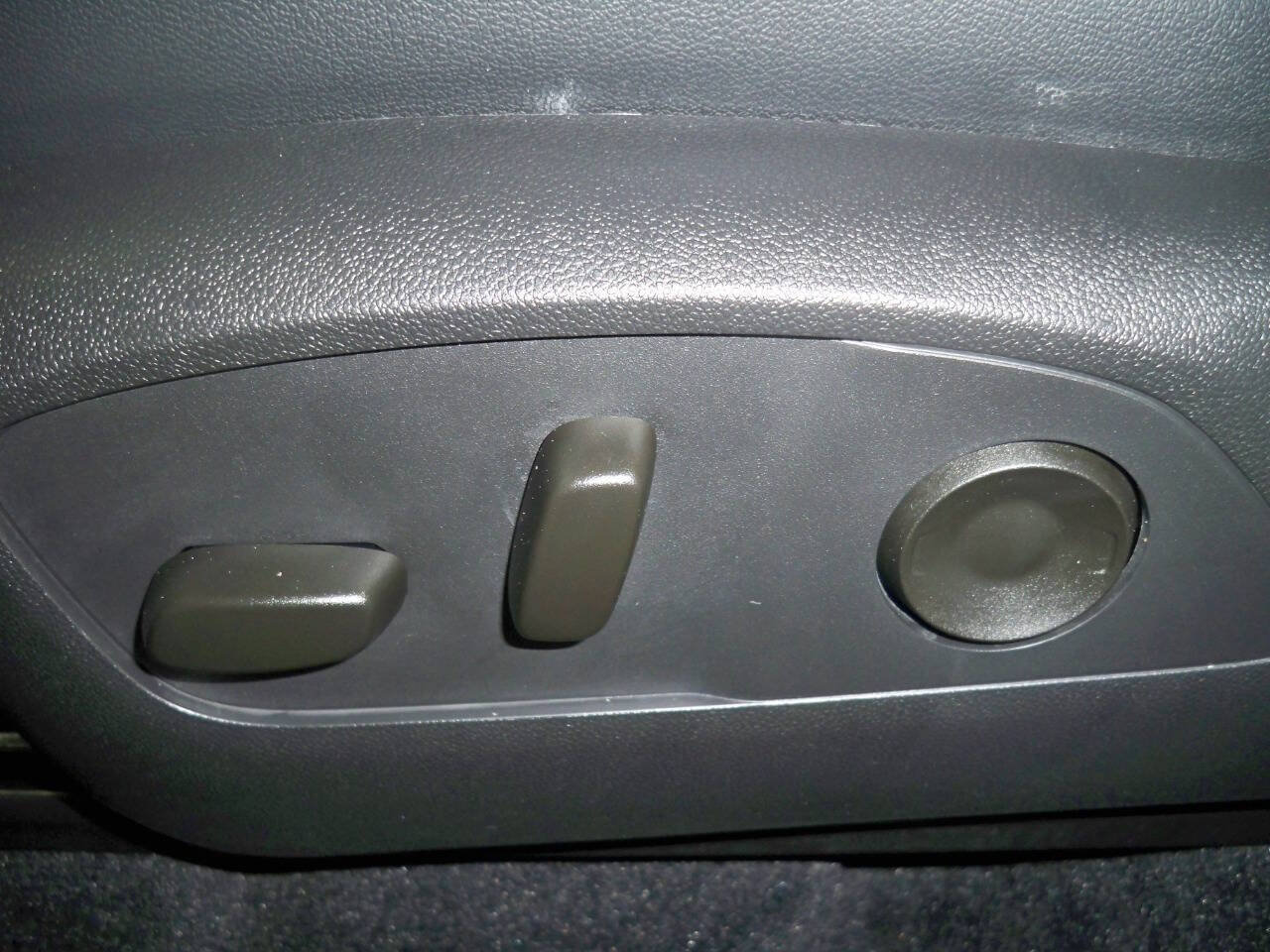 Used 2025 Chevrolet Traverse LT w/ LPO, Floor Liner Package FWD image 8