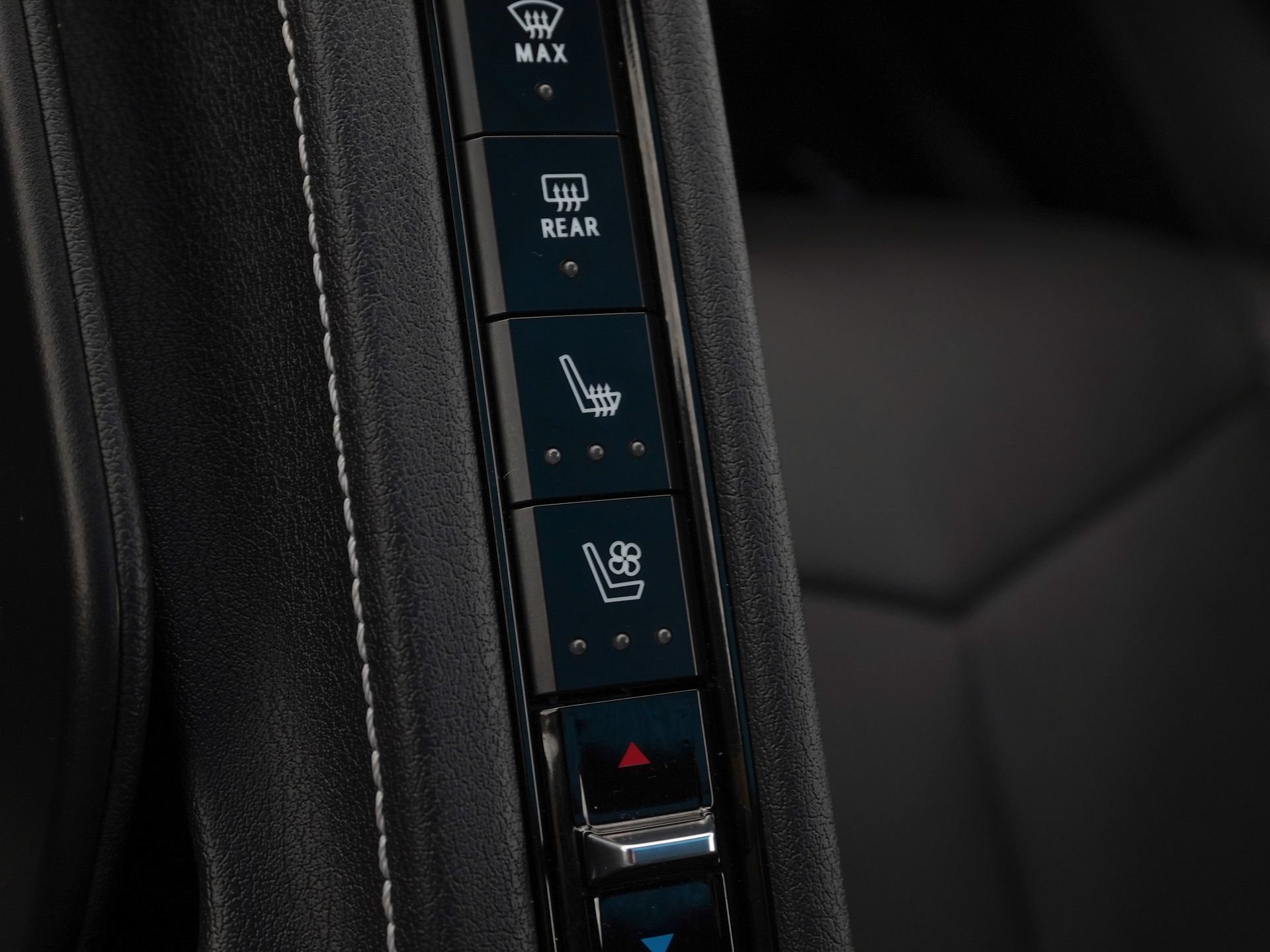 Used 2023 Chevrolet Corvette Stingray Preferred Cpe w/ Z51 Performance Package RWD image 20