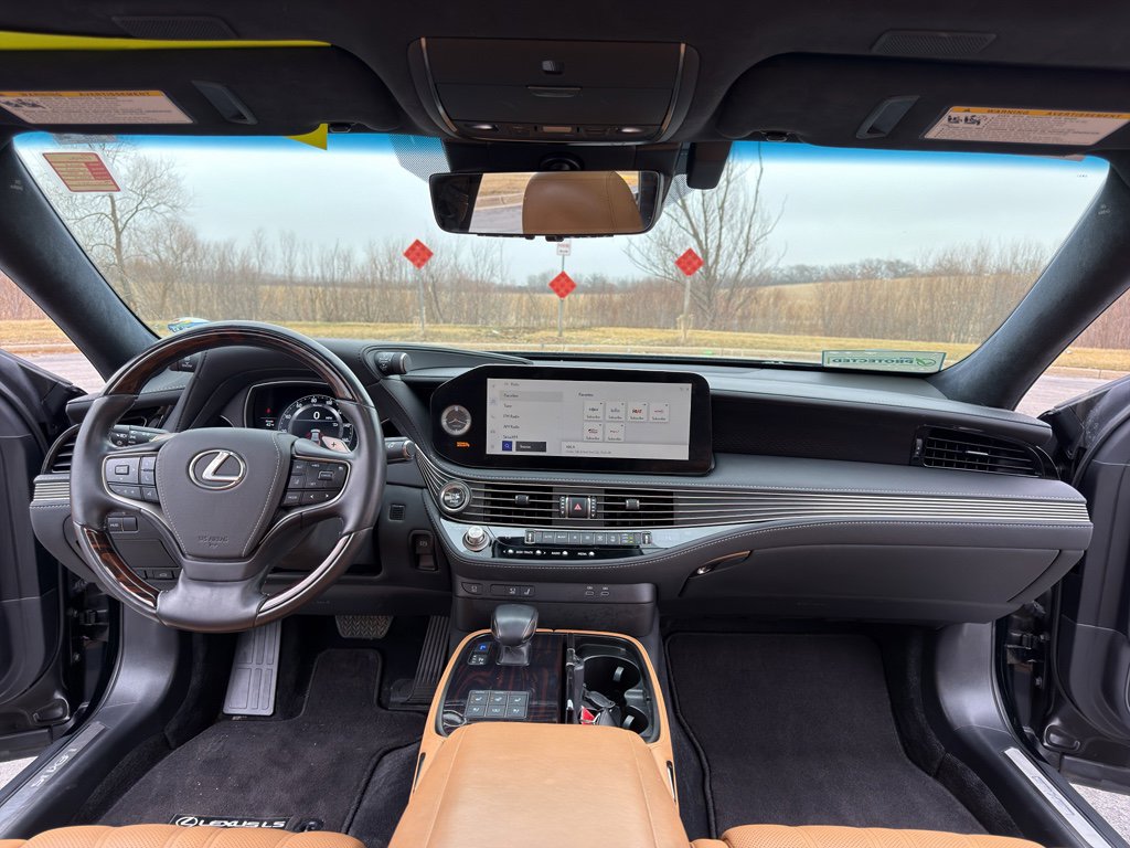 Used 2023 Lexus LS 500 Luxury w/ Luxury Package image 20