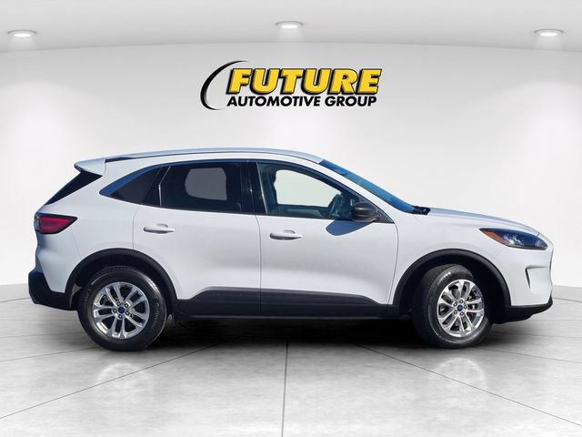 Certified 2022 Ford Escape SE AWD/4WD image 3