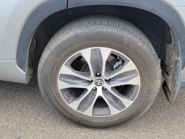 Used 2023 Toyota Highlander XLE AWD/4WD image 17