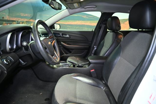 Used 2016 Chevrolet Malibu LT image 17