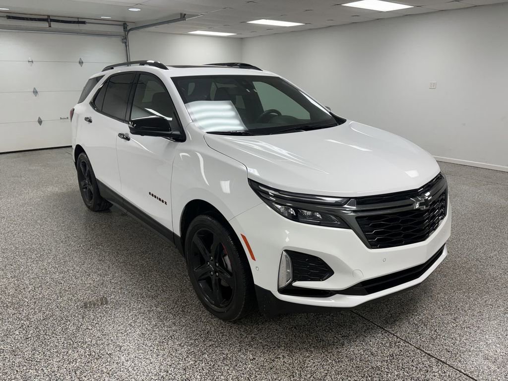 Used 2023 Chevrolet Equinox Premier image 2