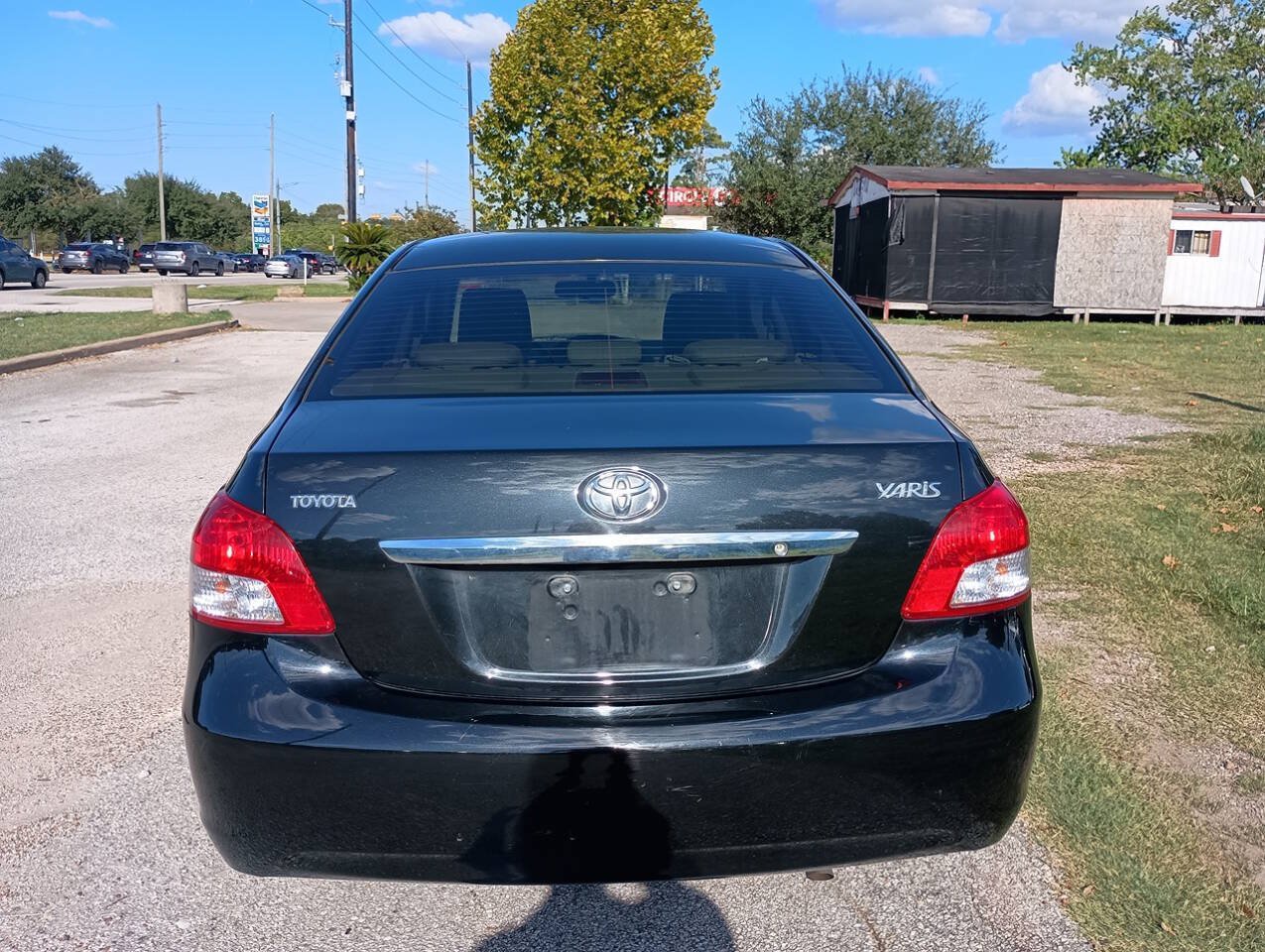 Used 2009 Toyota Yaris Sedan FWD image 4