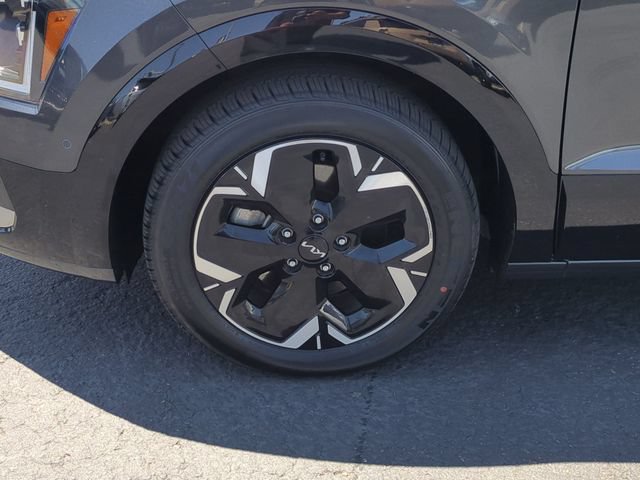 Certified 2024 Kia Niro Wave FWD image 11
