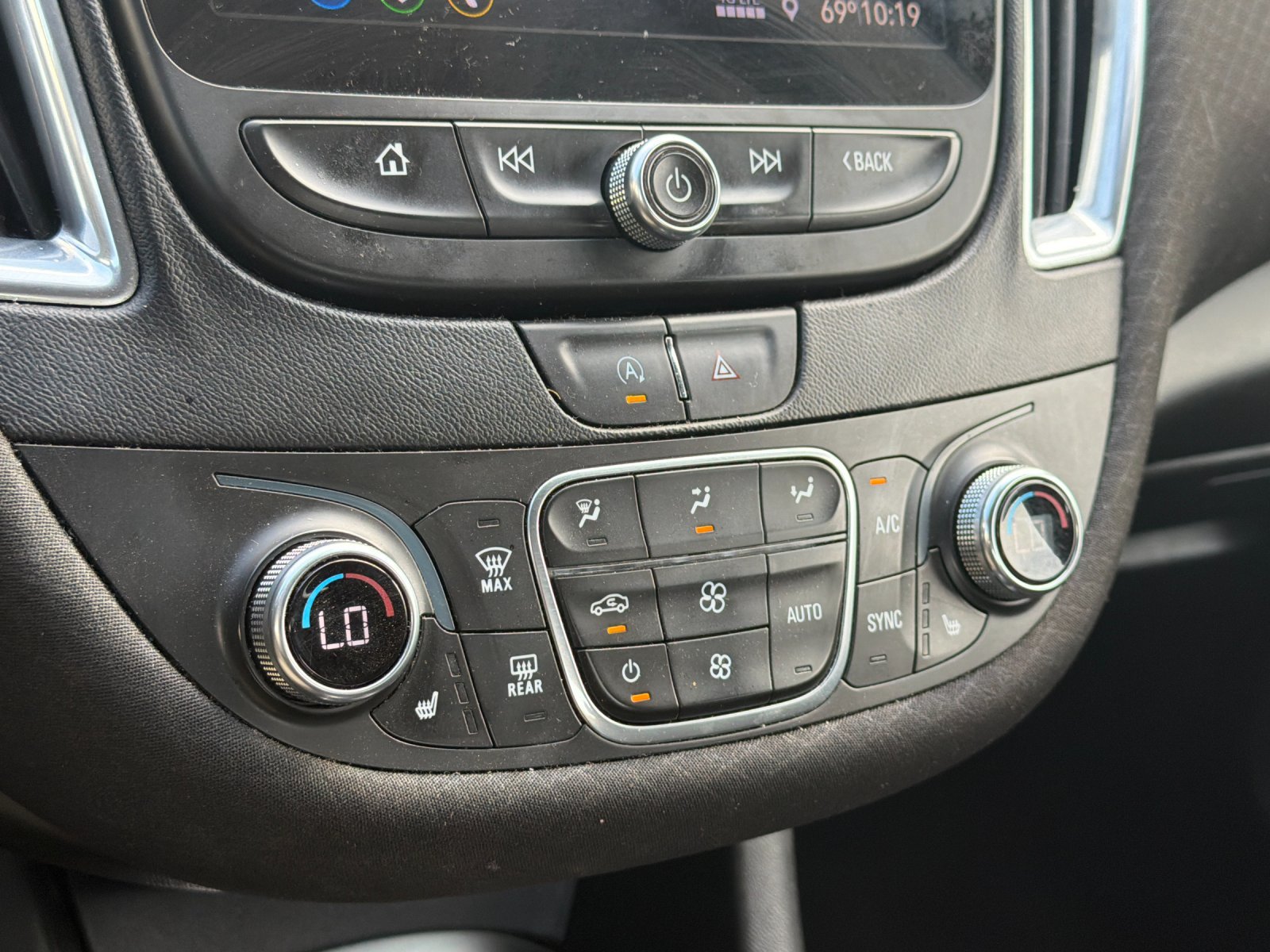 Used 2020 Chevrolet Malibu LT FWD image 21