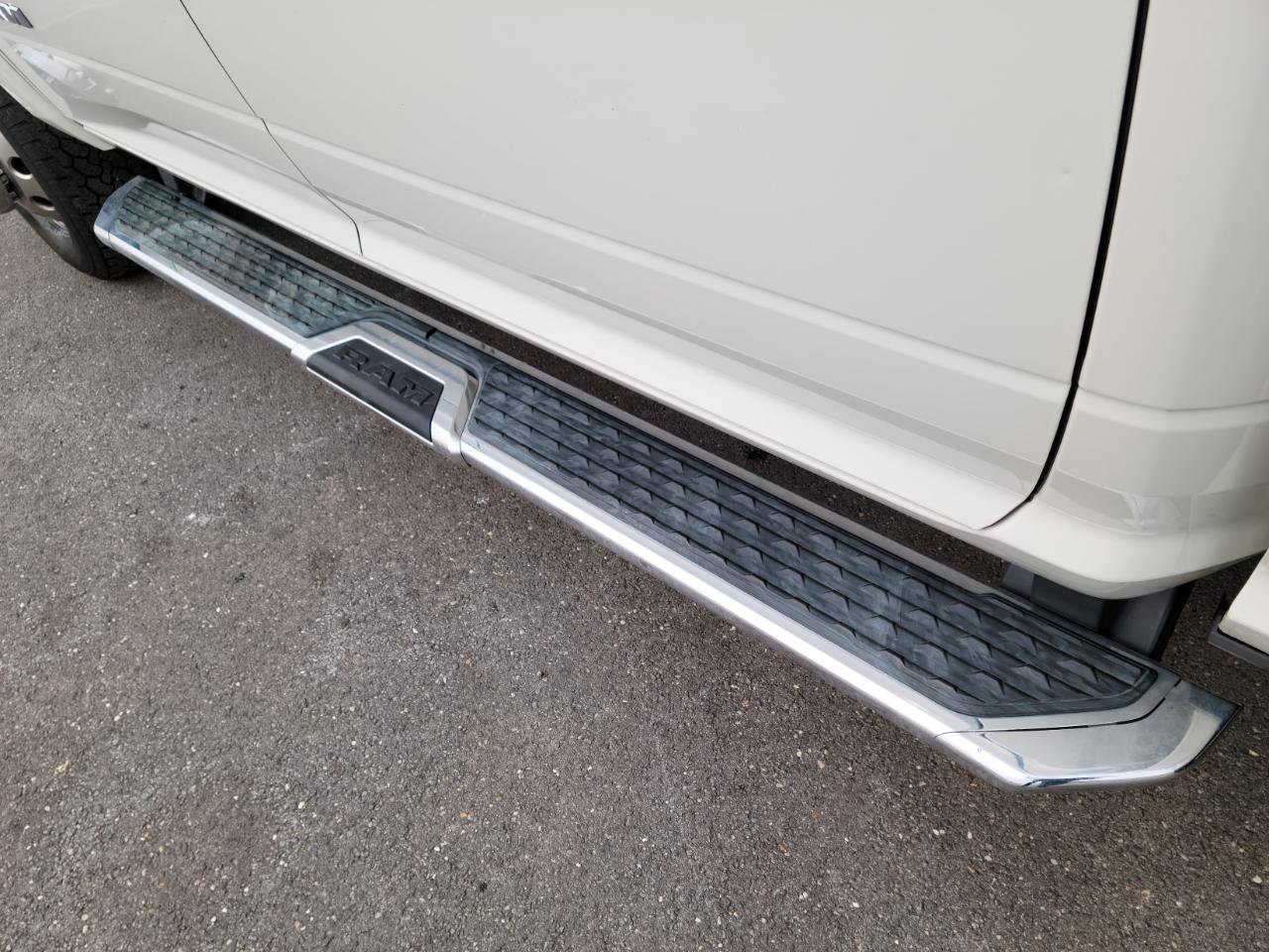 Used 2019 RAM 3500 Laramie AWD/4WD image 19