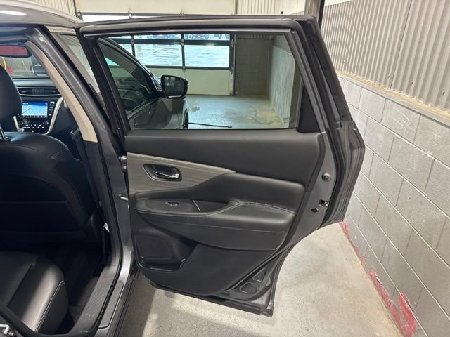 Used 2018 Nissan Murano SL w/ Moonroof Package AWD/4WD image 16