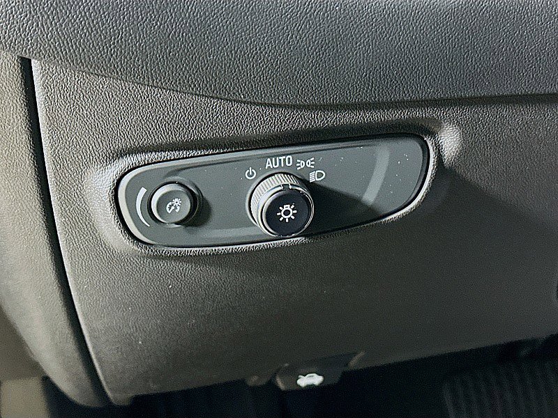 Used 2023 Chevrolet Equinox RS w/ RS Leather Package image 10