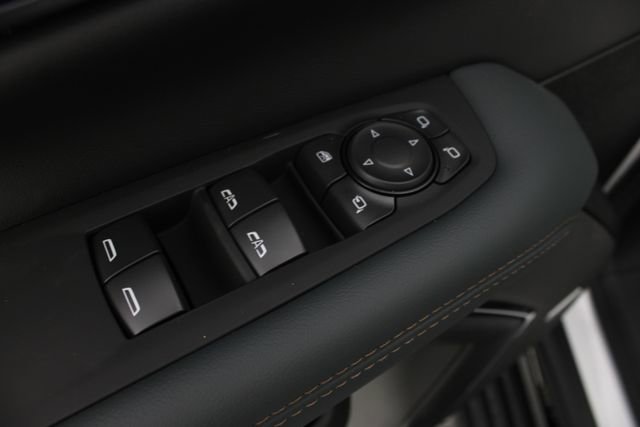 New 2026 GMC Yukon XL AT4 w/ AT4 Premium Plus Package AWD/4WD image 19