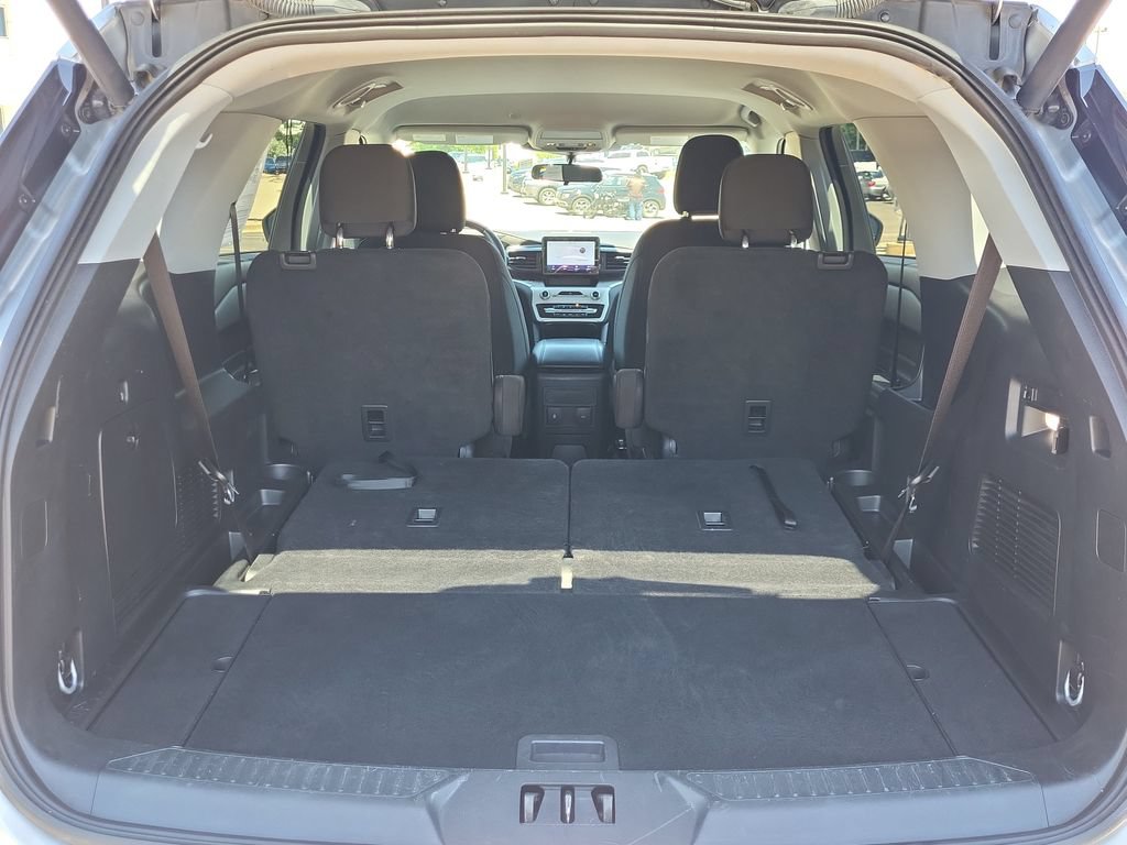 Used 2023 Ford Explorer XLT AWD/4WD image 19