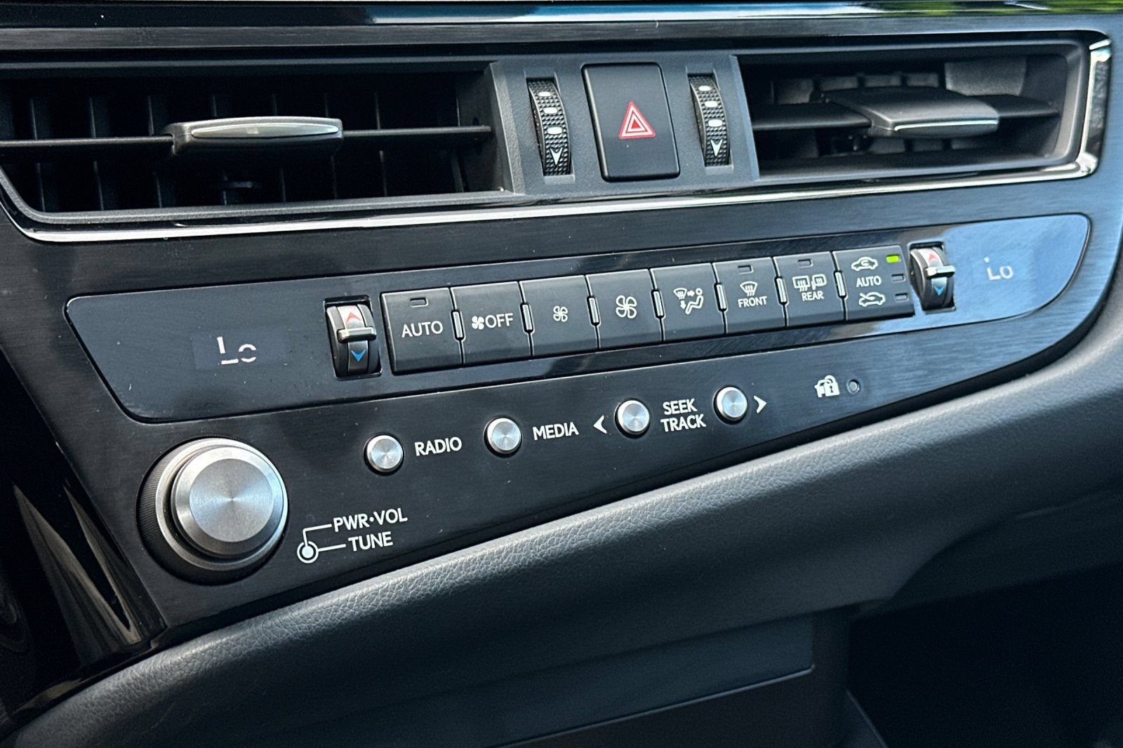 Used 2024 Lexus ES 350 w/ Accessory Package (Z2) FWD image 26