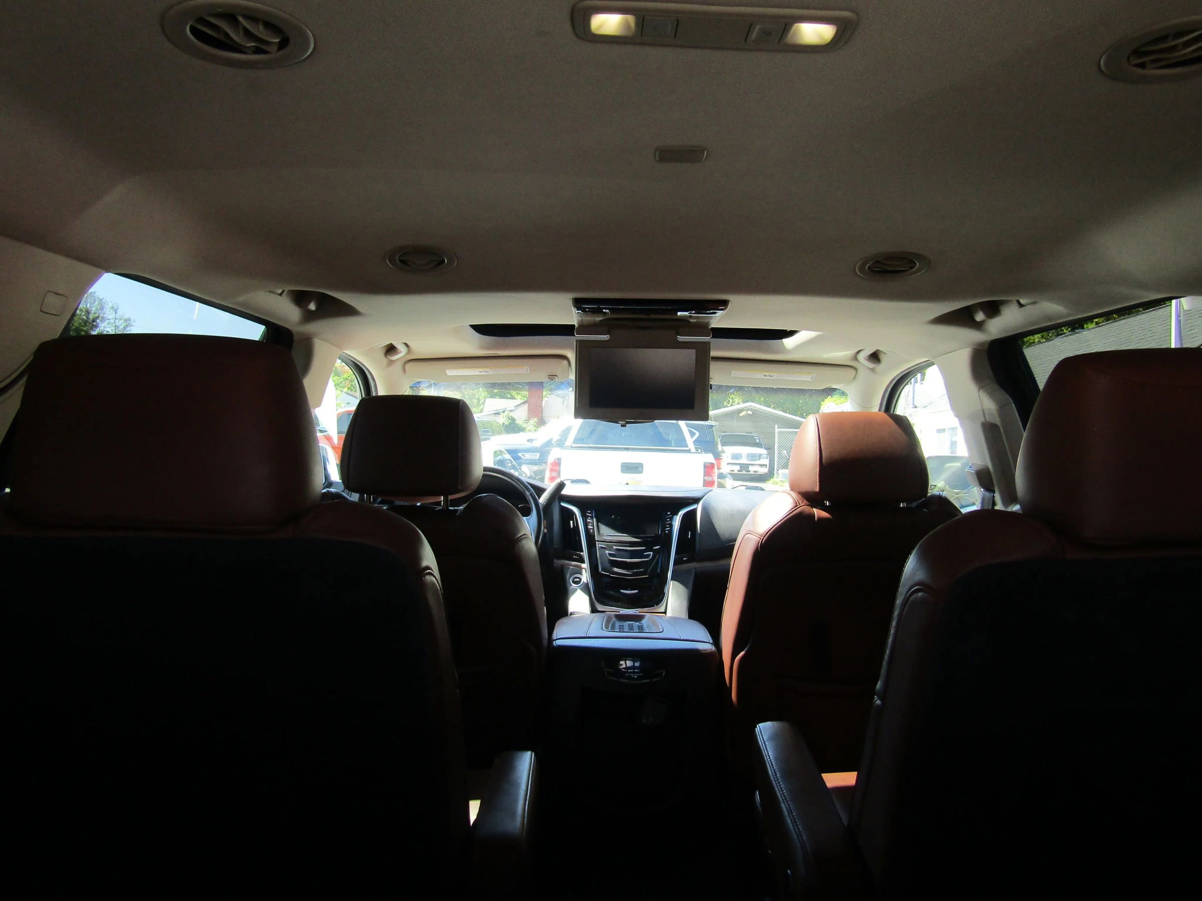 Used 2017 Cadillac Escalade Premium Luxury image 16