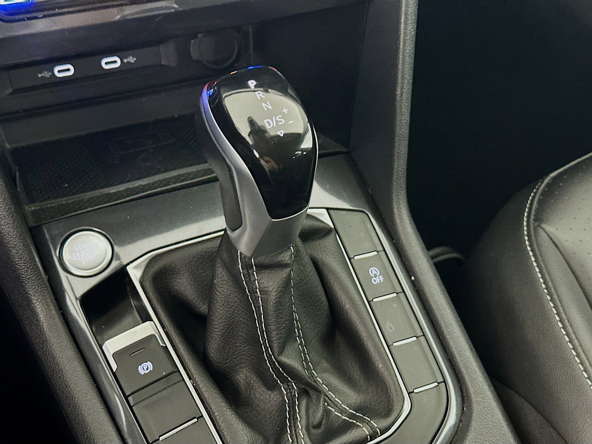 Used 2024 Volkswagen Tiguan SE image 24