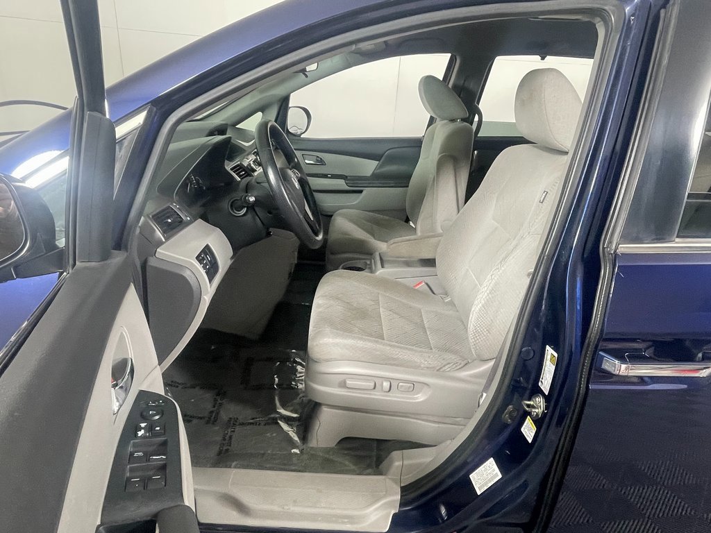 Used 2016 Honda Odyssey SE image 13