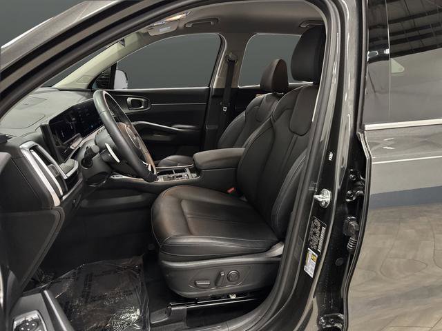 Used 2025 Kia Sorento EX AWD/4WD image 4