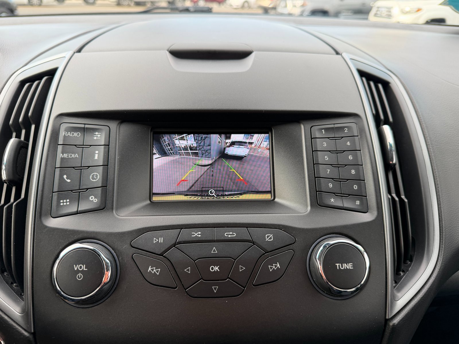 Used 2019 Ford Edge SE image 14