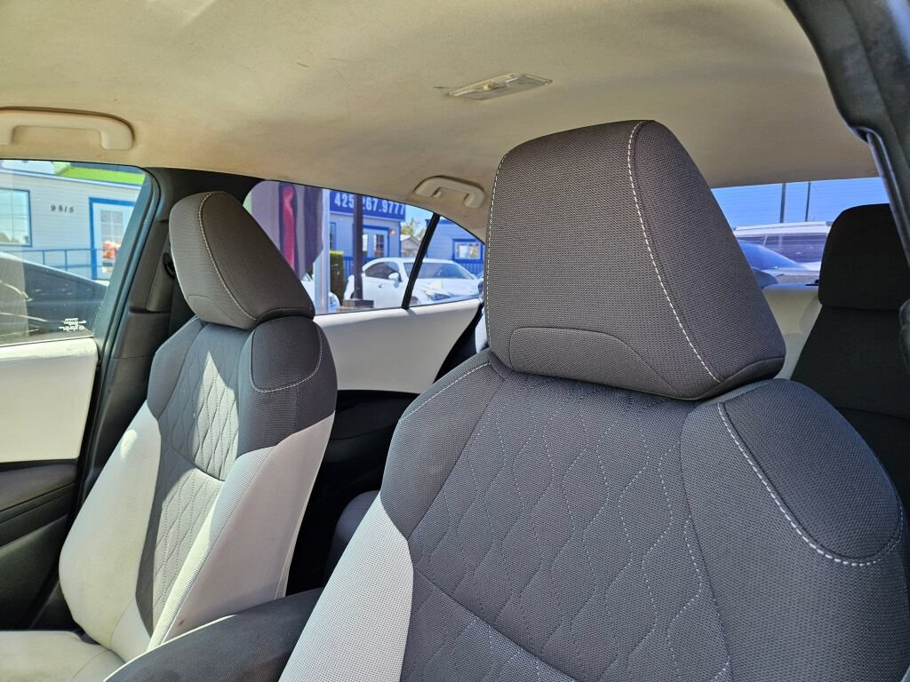 Used 2022 Toyota Corolla LE FWD image 13